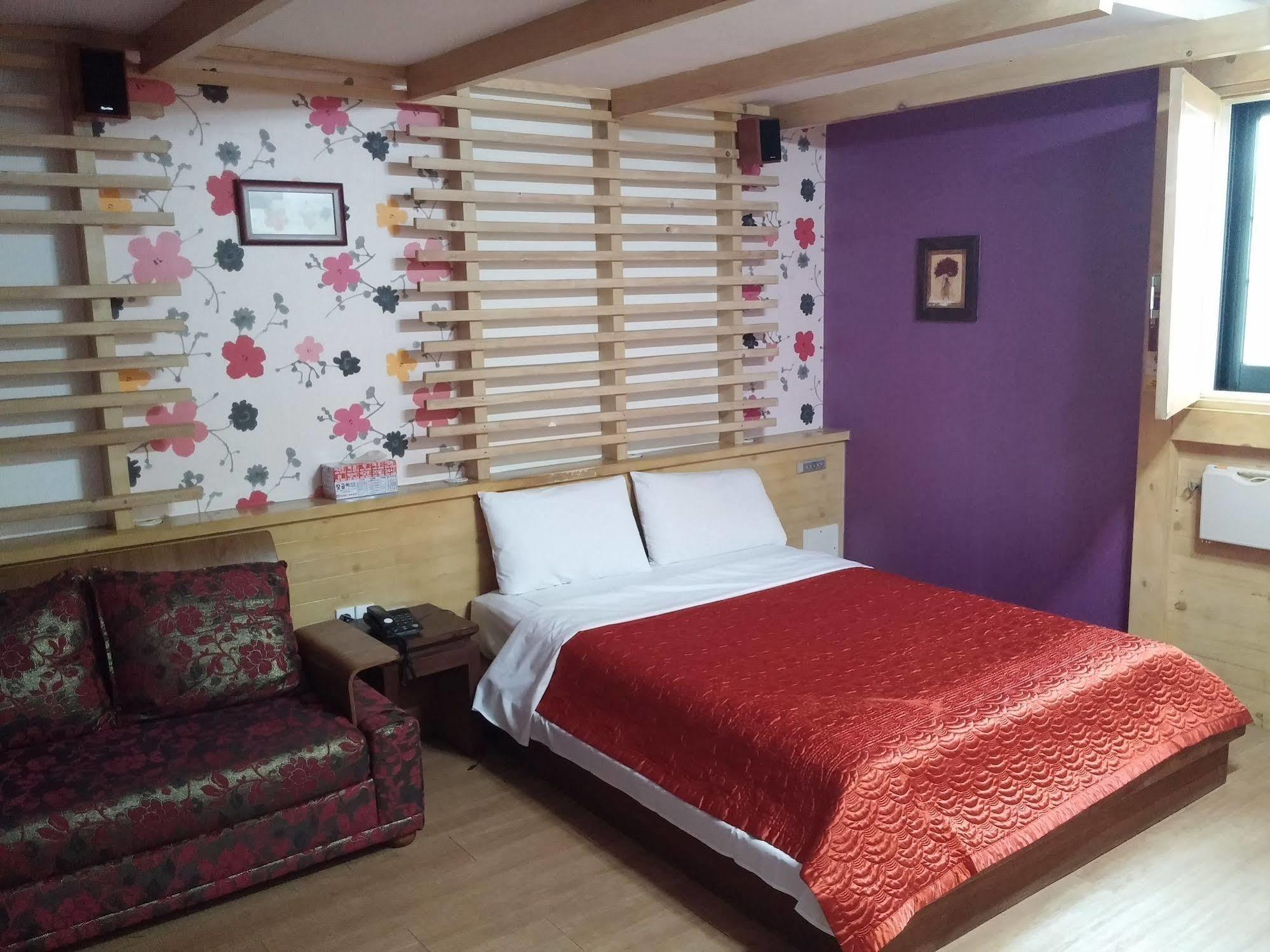 Cyber Motel Gunsan Buitenkant foto