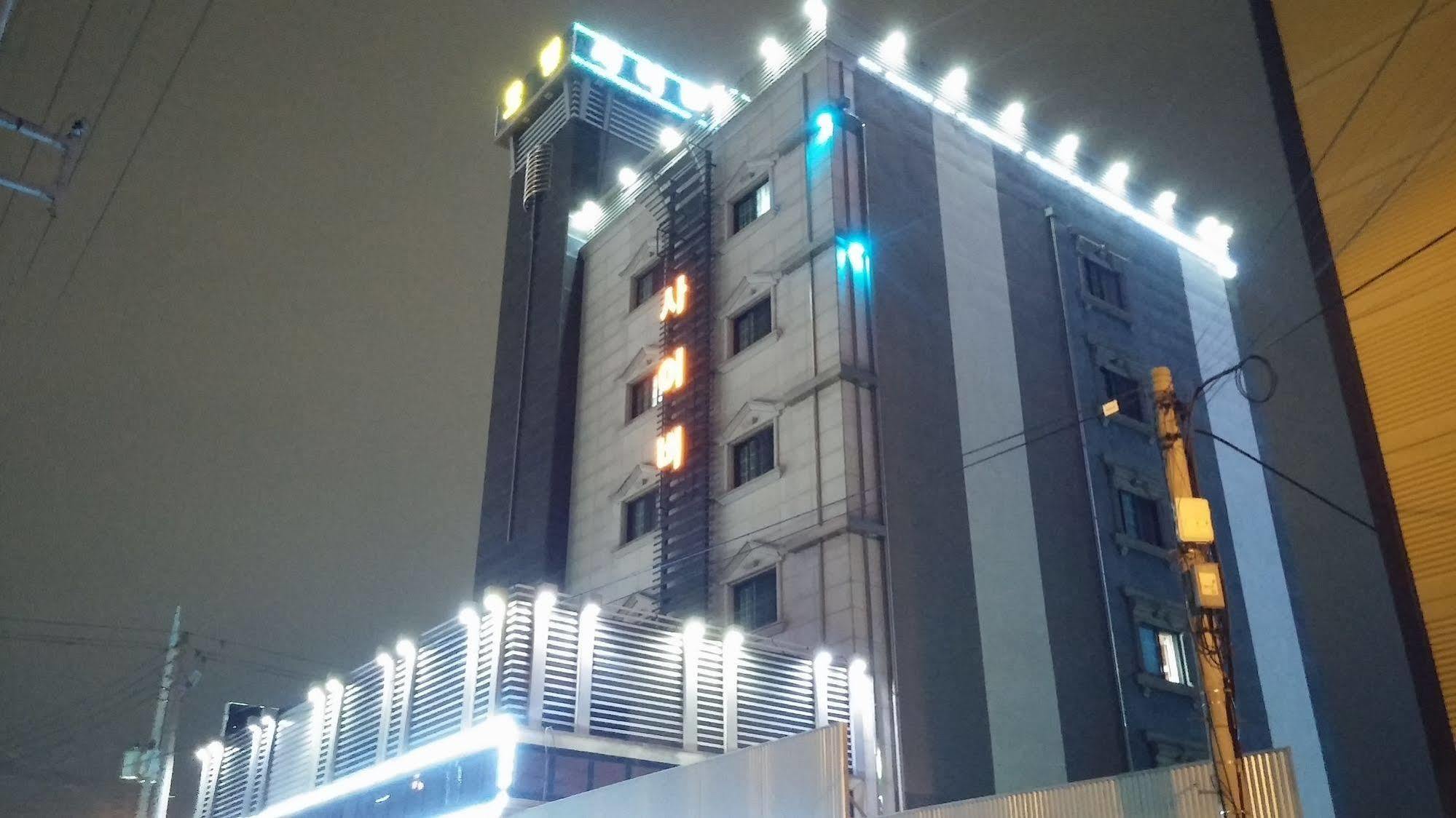 Cyber Motel Gunsan Buitenkant foto
